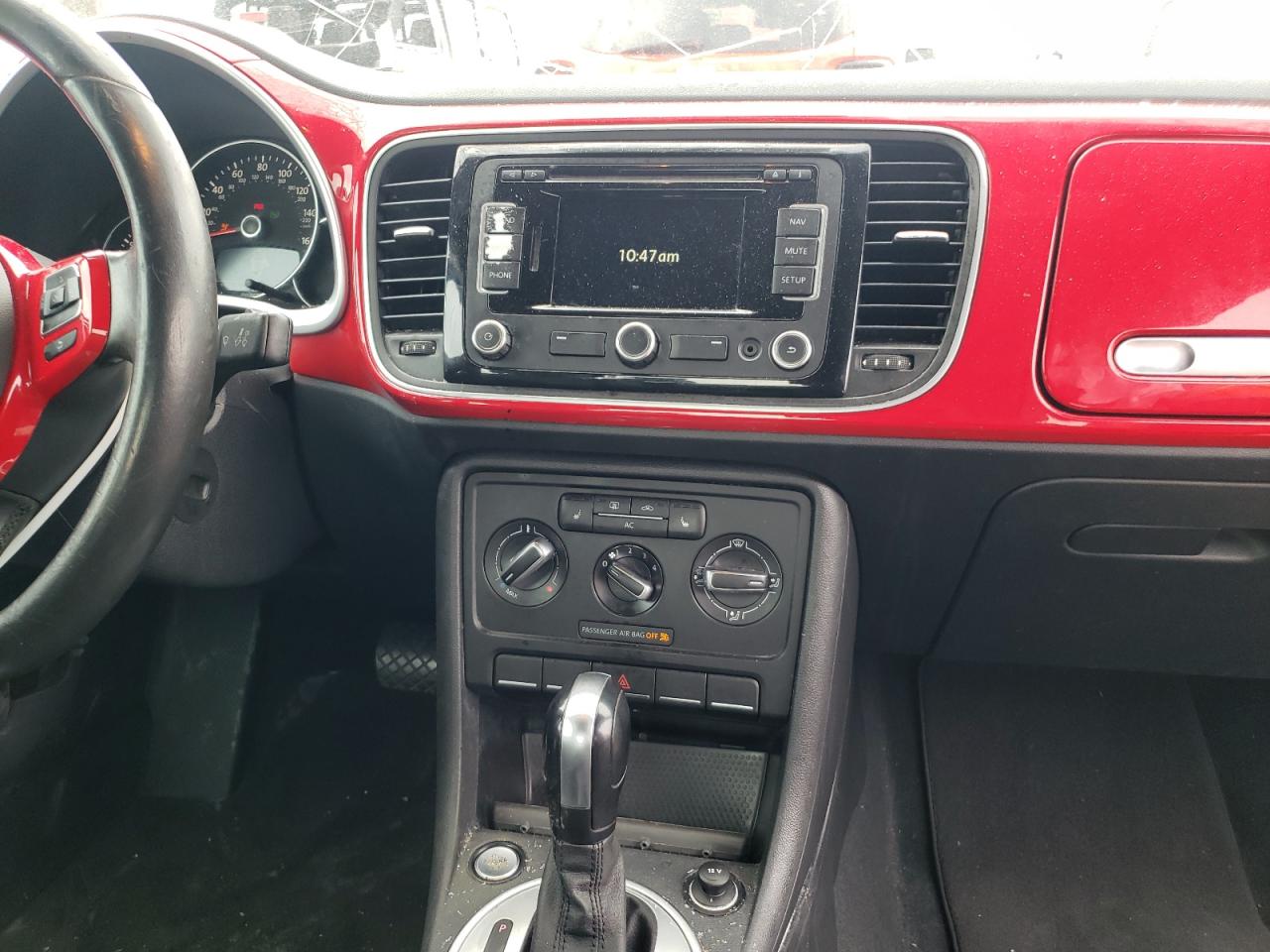 Volkswagen Beetle Image 2