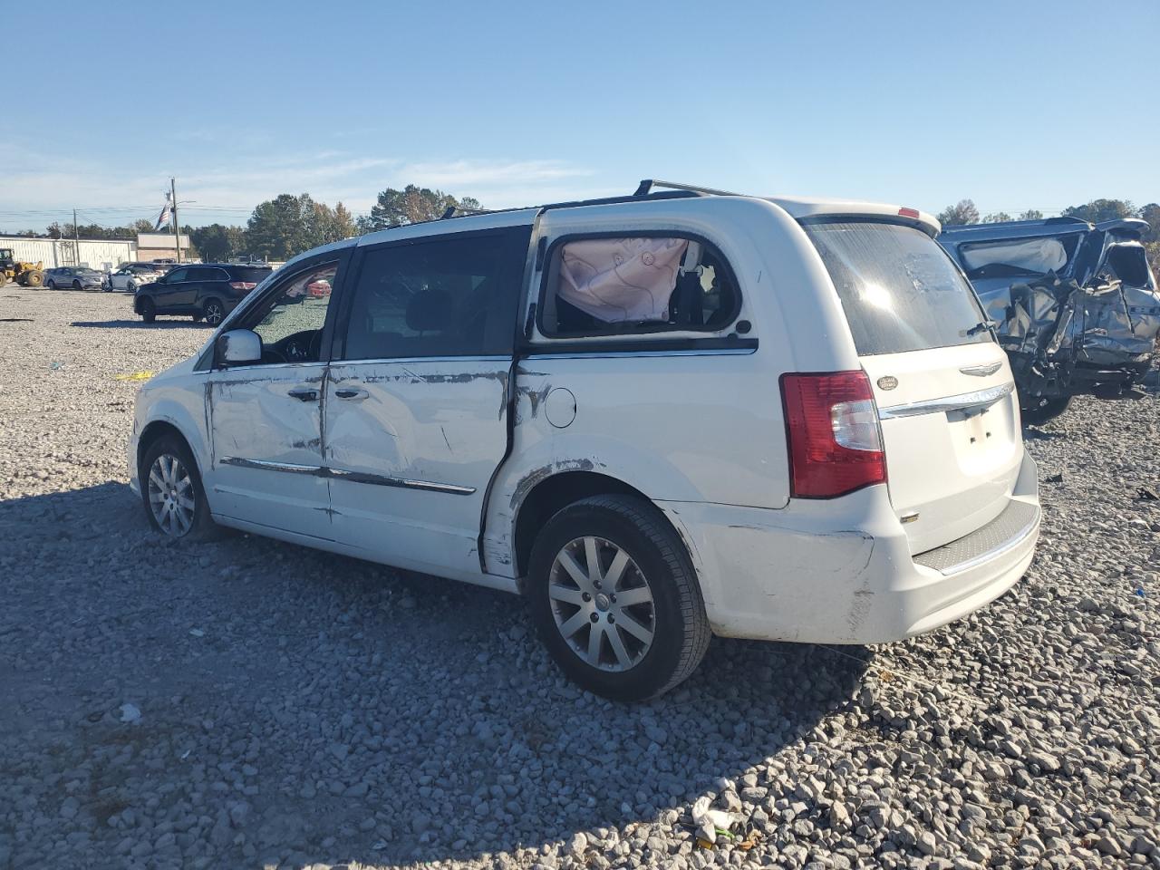 Chrysler Minivan Touring Image 3