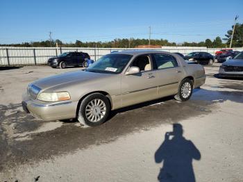  Salvage Lincoln Towncar