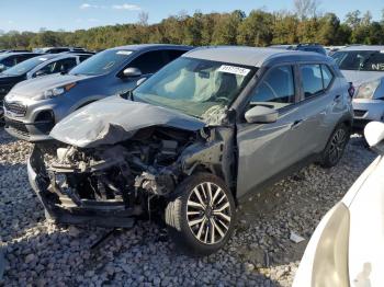  Salvage Nissan Kicks