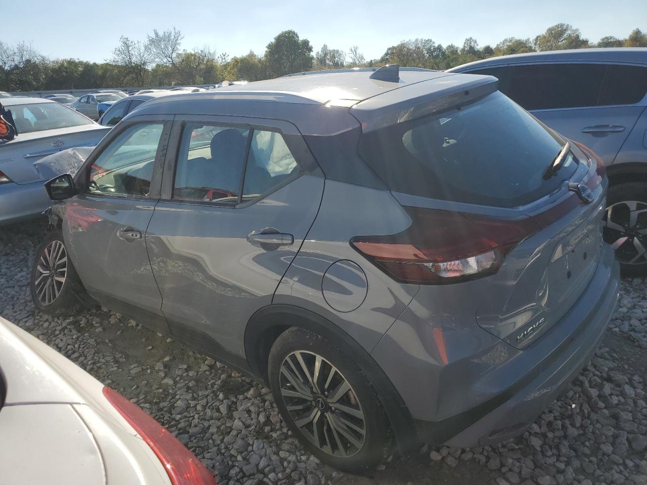 Nissan Kicks Sv Image 6
