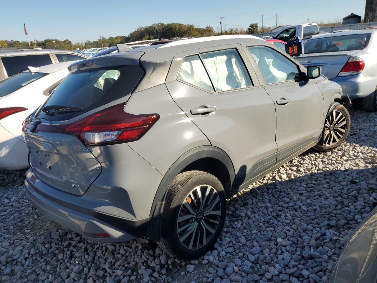 Nissan Kicks Sv Image 10