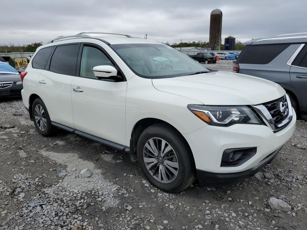 Nissan Pathfinder S Image 7