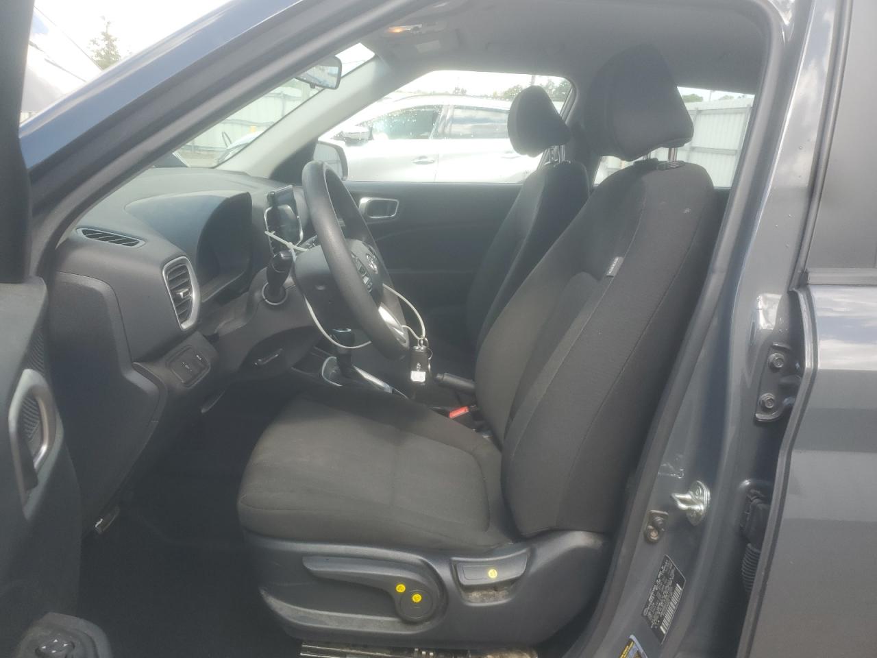 Hyundai VENUE Se Image 3