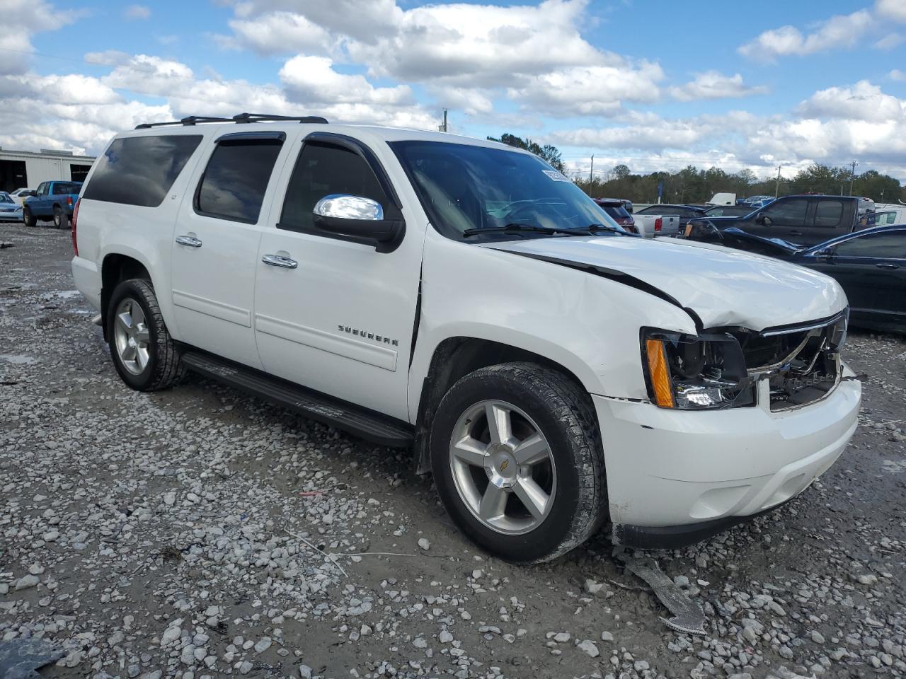 Chevrolet Suburban C1500 Lt Image 5
