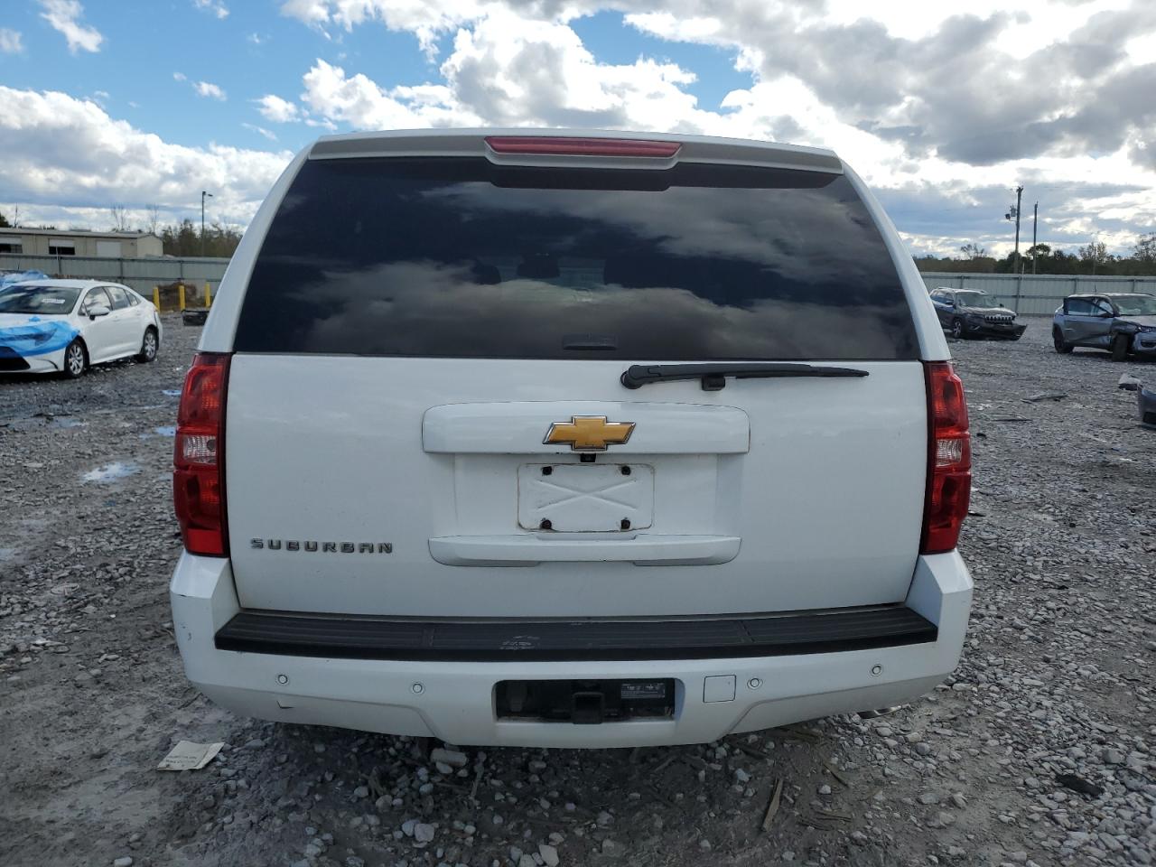 Chevrolet Suburban C1500 Lt Image 13