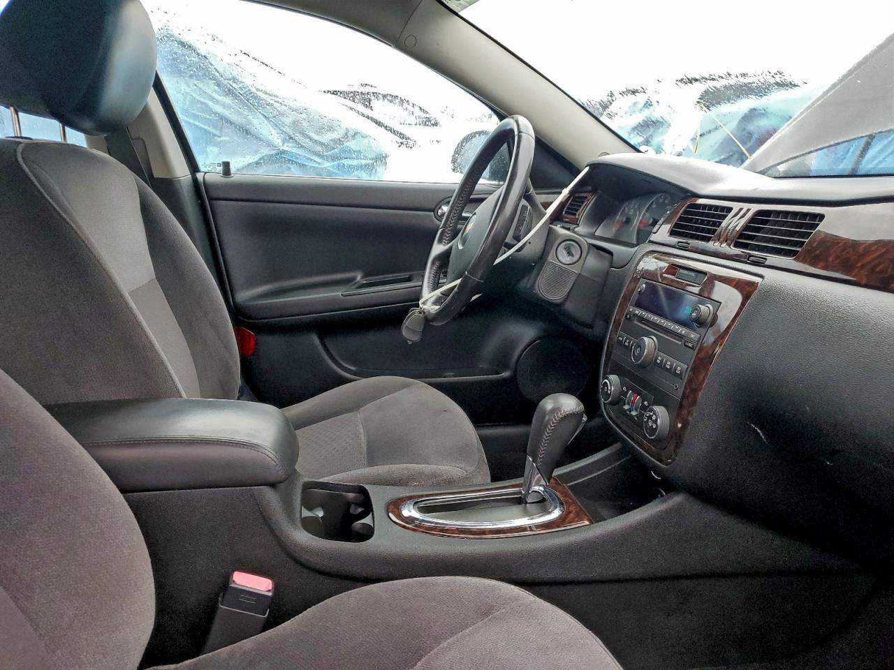 Chevrolet Impala Lt Image 3