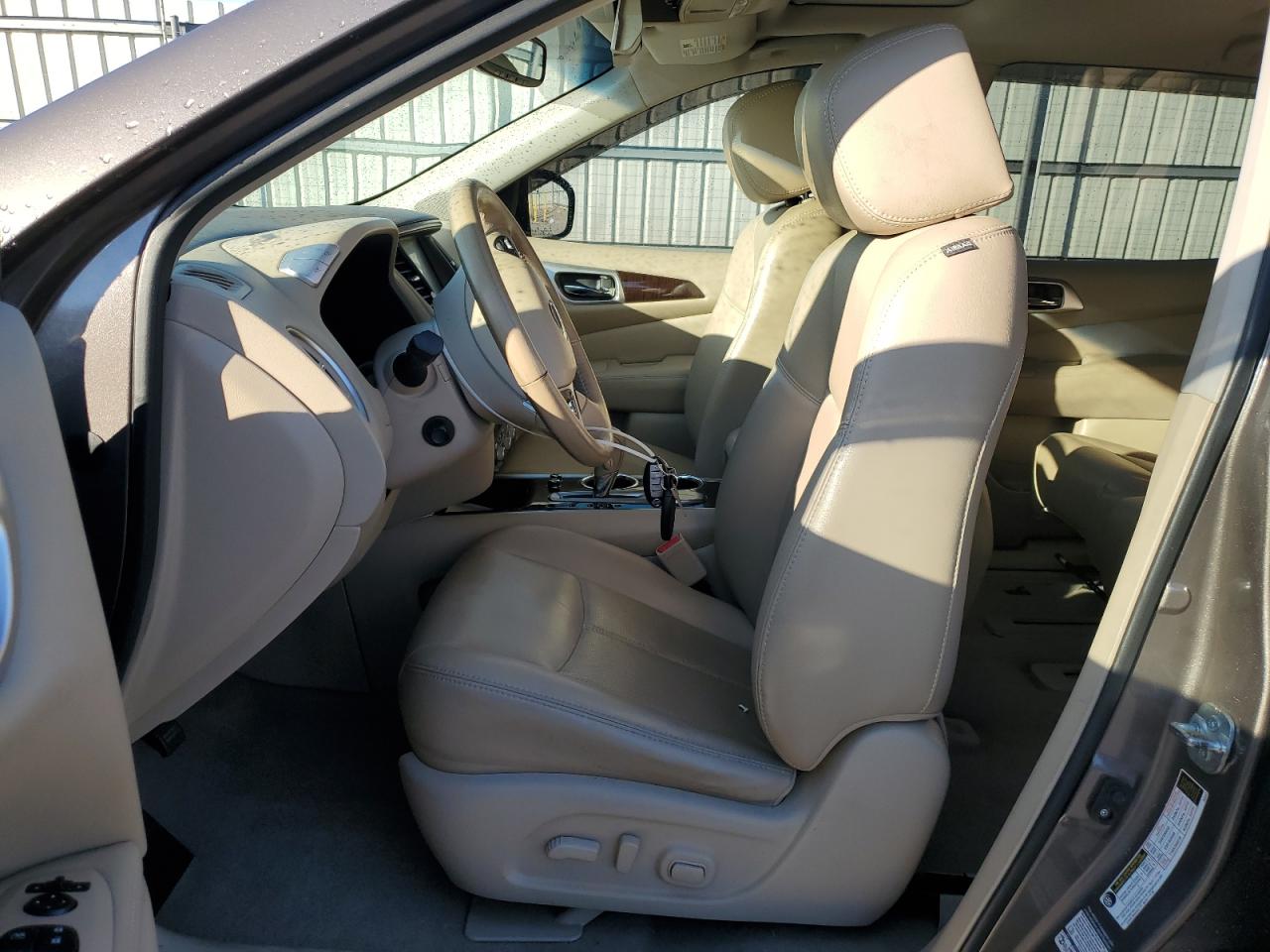 Nissan Pathfinder S Image 7