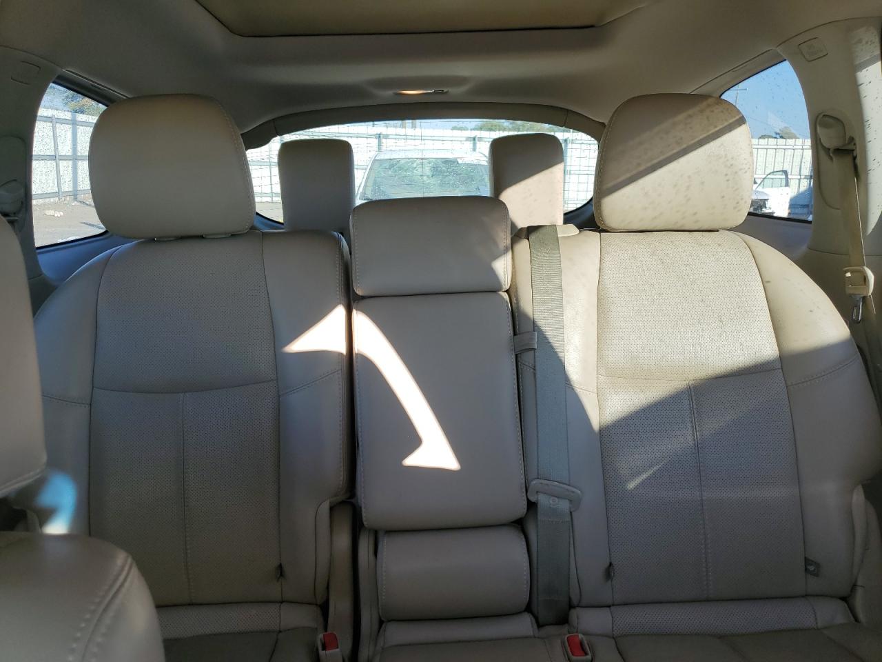 Nissan Pathfinder S Image 8