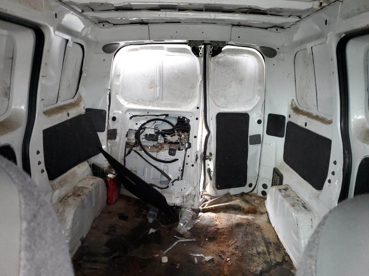 Nissan Nv 2.5s Image 9