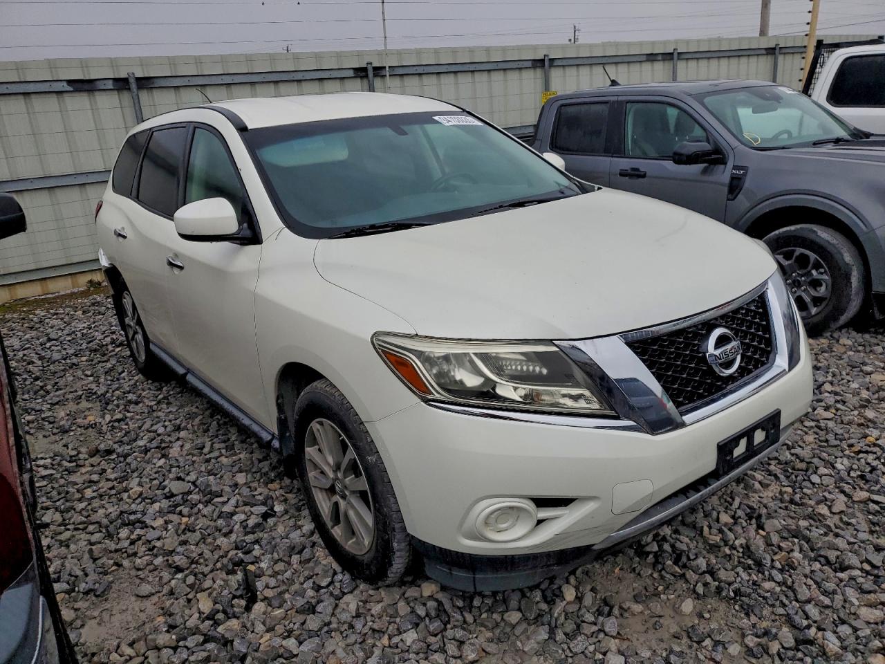 Nissan Pathfinder S Image 7