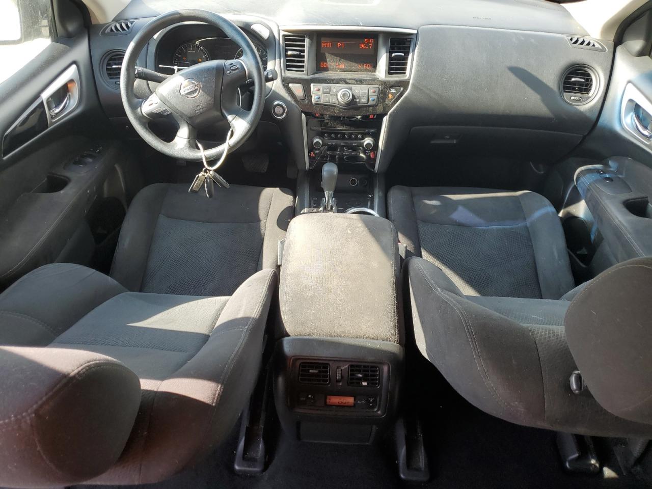 Nissan Pathfinder S Image 10