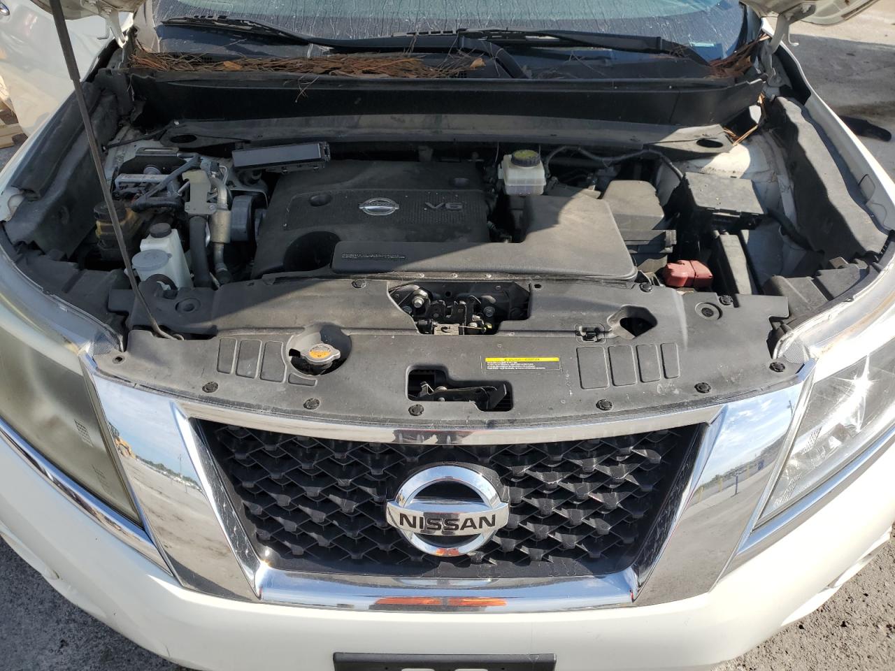 Nissan Pathfinder S Image 12