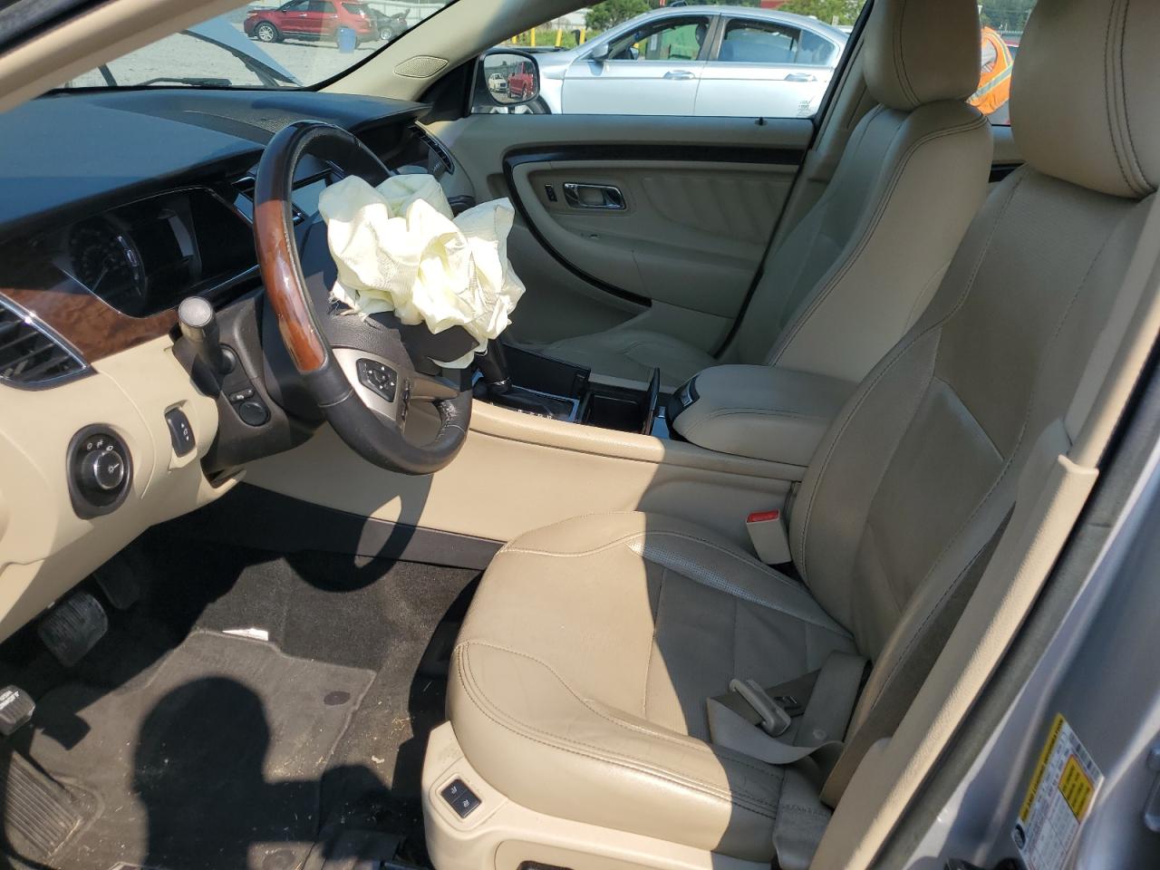 Ford Taurus Limited Image 5