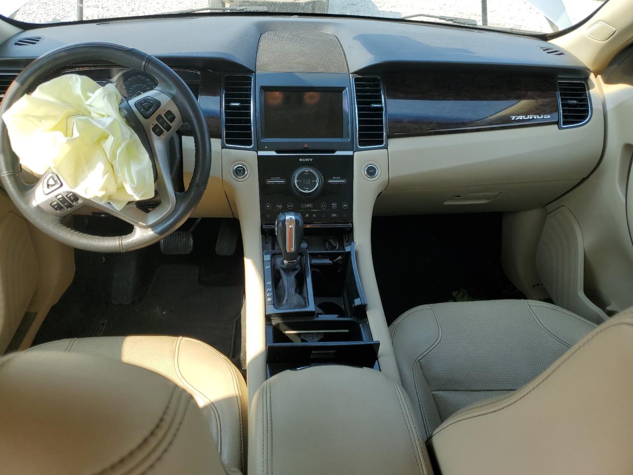 Ford Taurus Limited Image 11