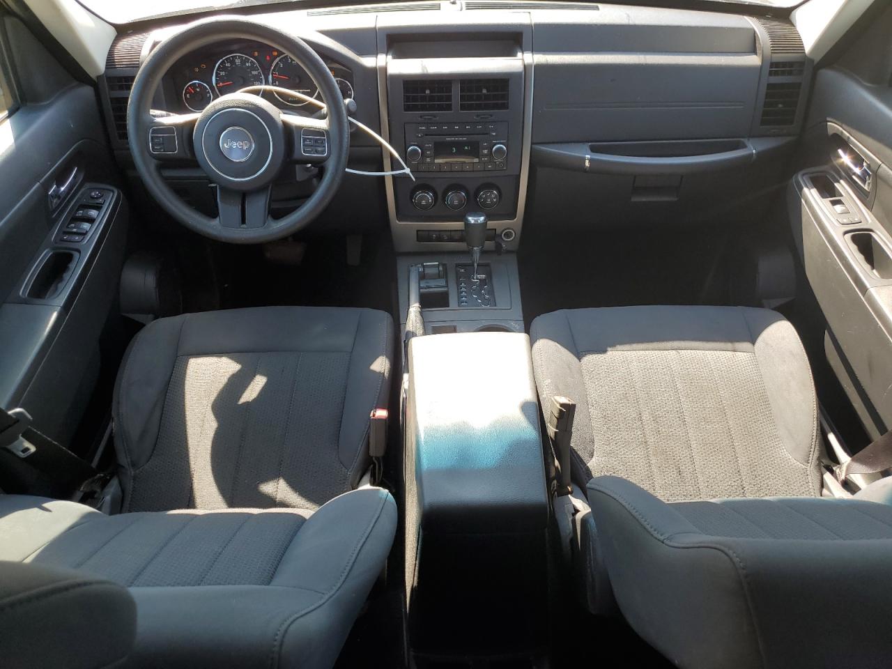 Jeep Liberty Sport Image 7