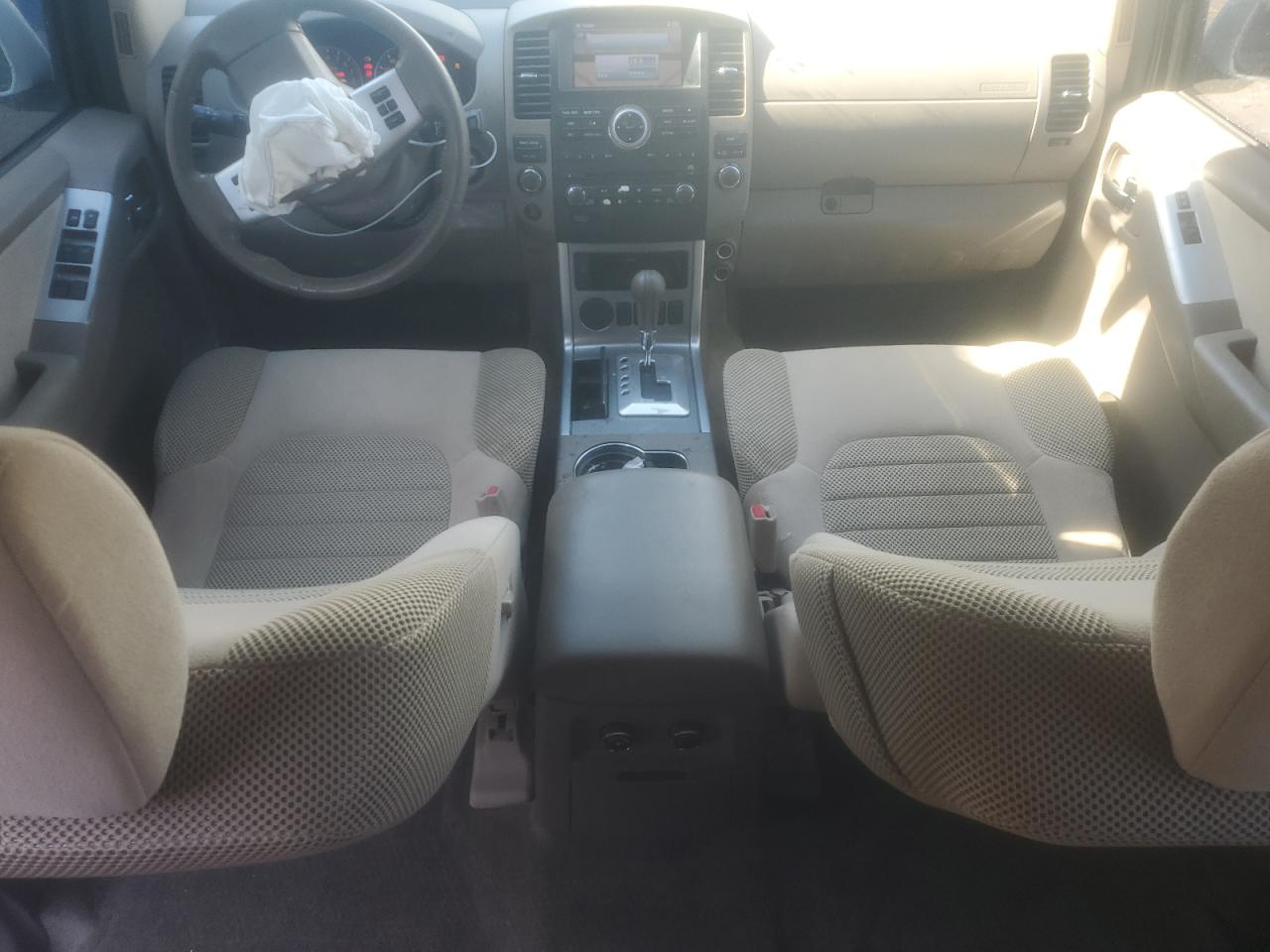 Nissan Pathfinder S Image 7