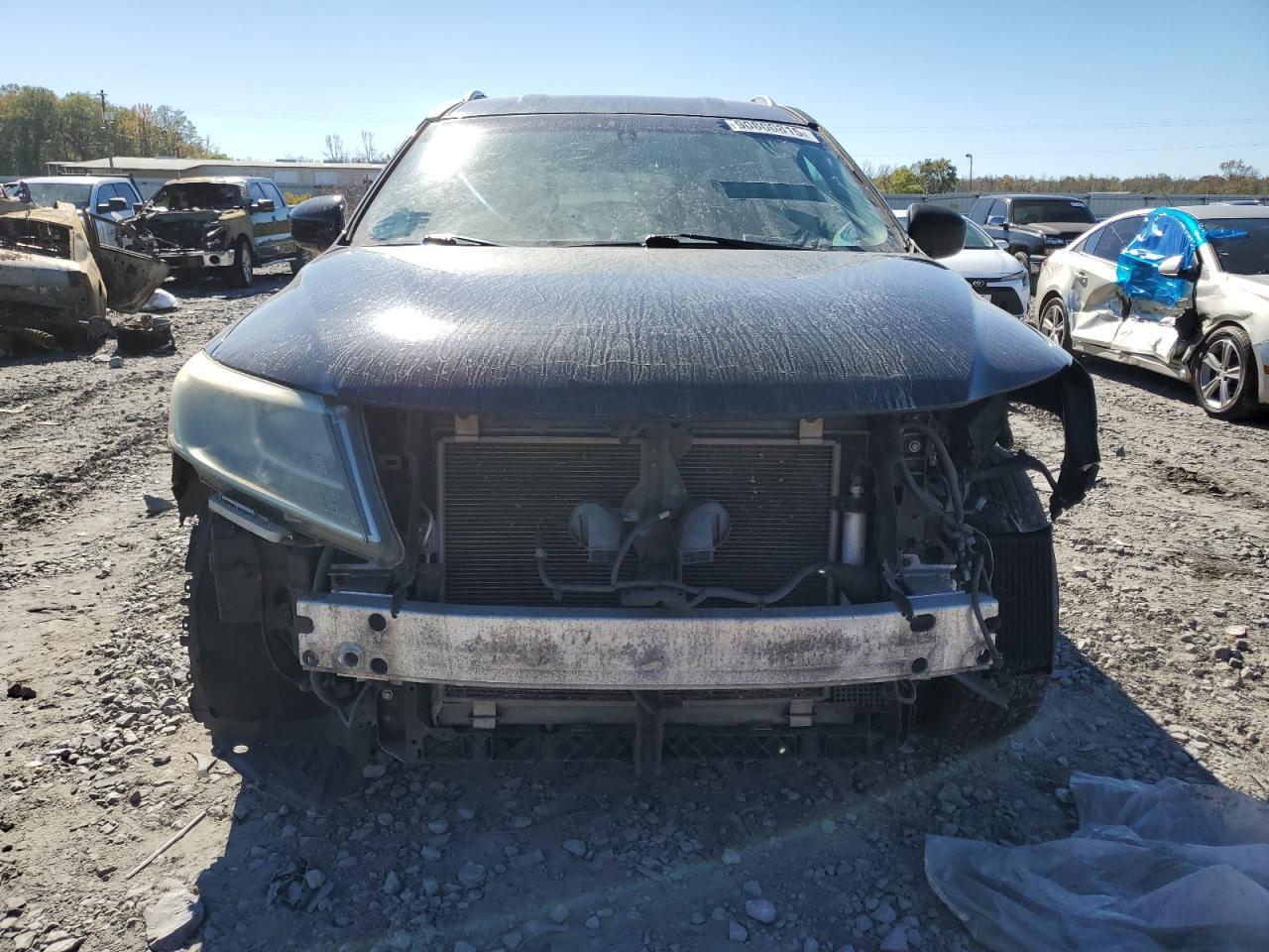 Nissan Pathfinder S Image 6