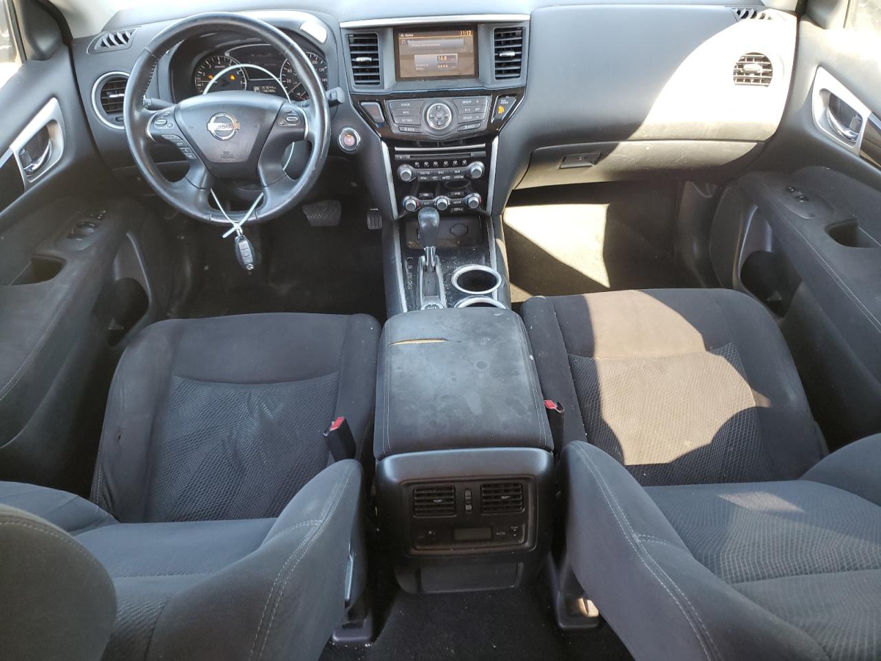 Nissan Pathfinder S Image 8