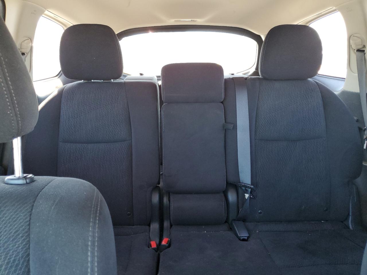 Nissan Pathfinder S Image 9