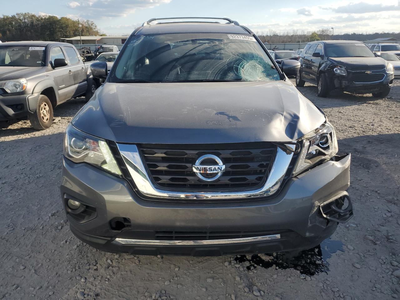 Nissan Pathfinder Platinum Image 4