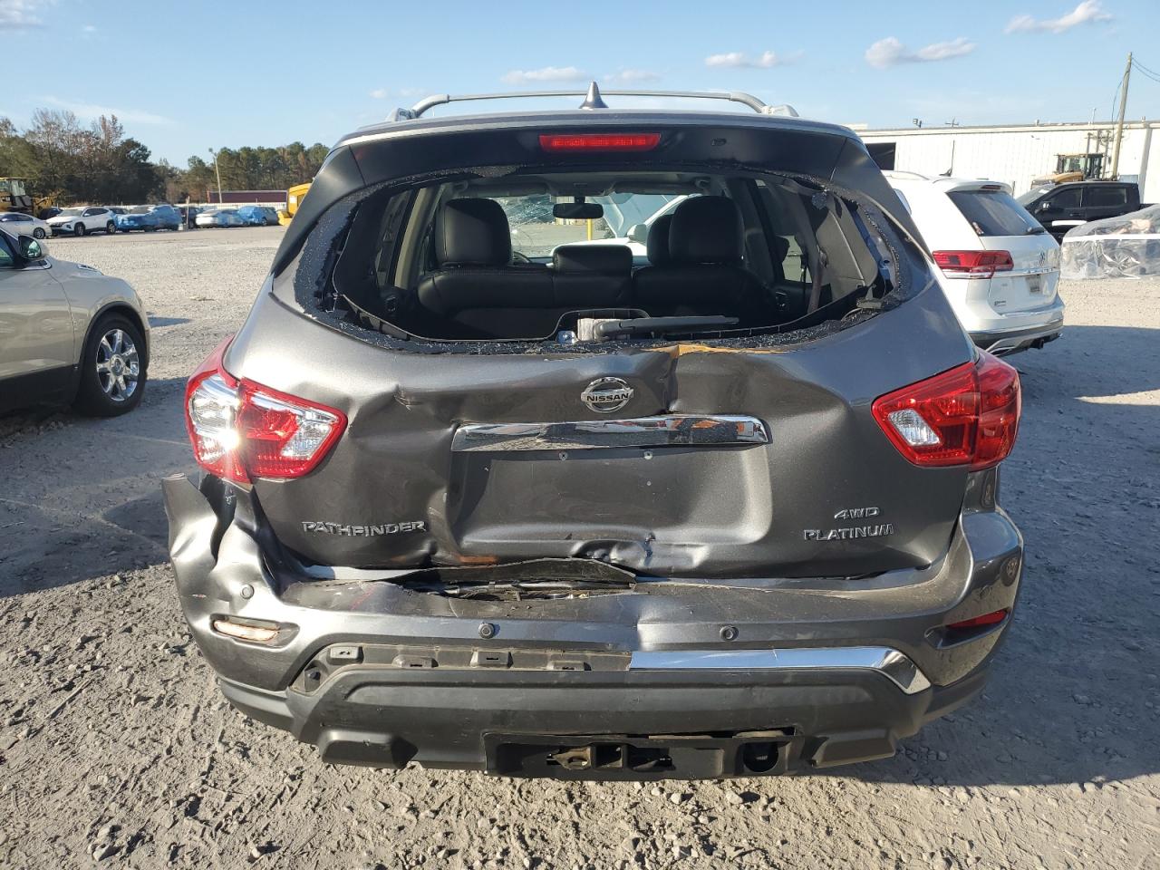 Nissan Pathfinder Platinum Image 7