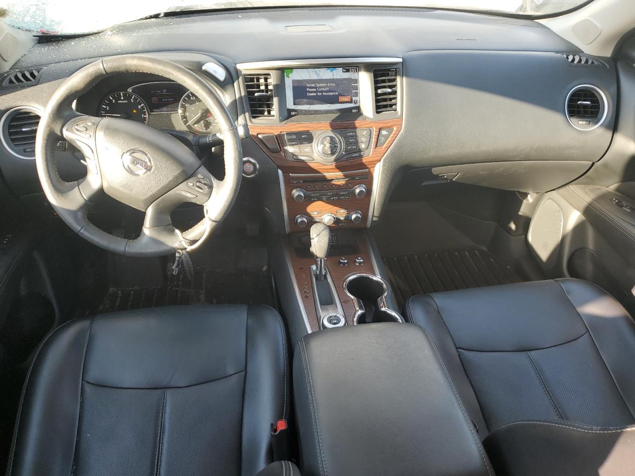 Nissan Pathfinder Platinum Image 8