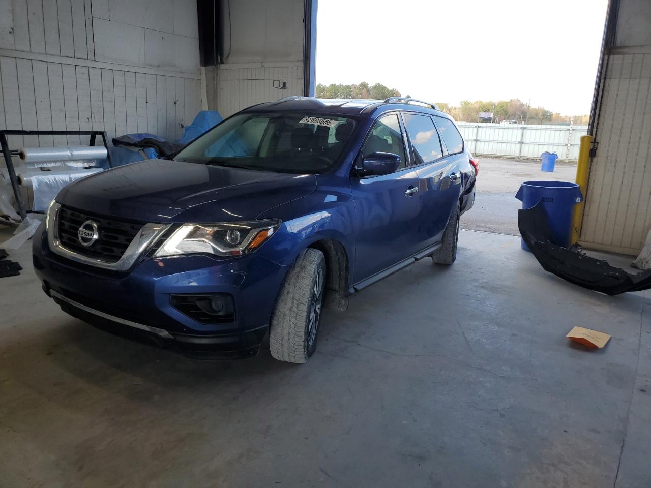 Nissan Pathfinder S Image 1