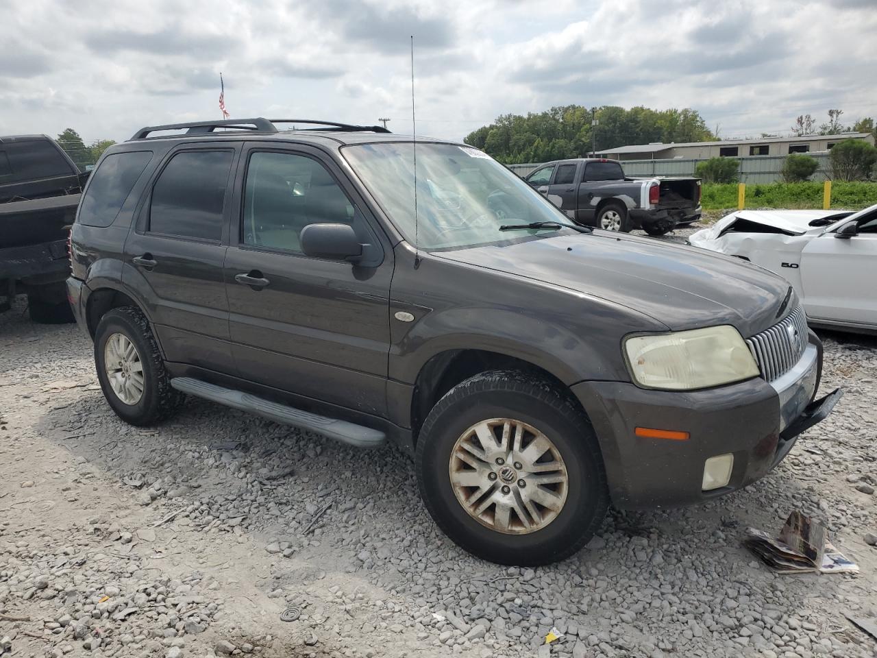 Mercury Mariner Image 2