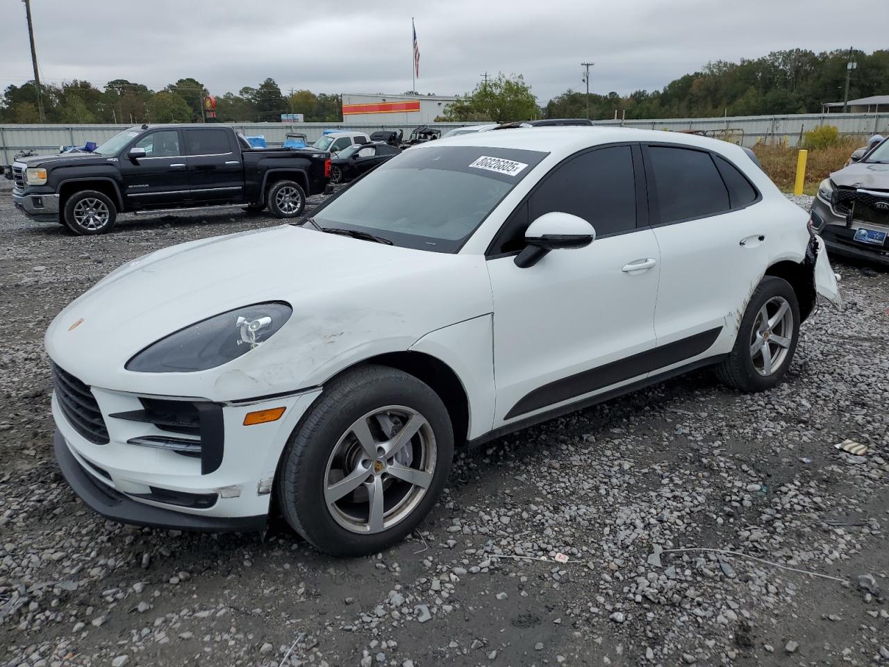 Porsche Macan Image 1