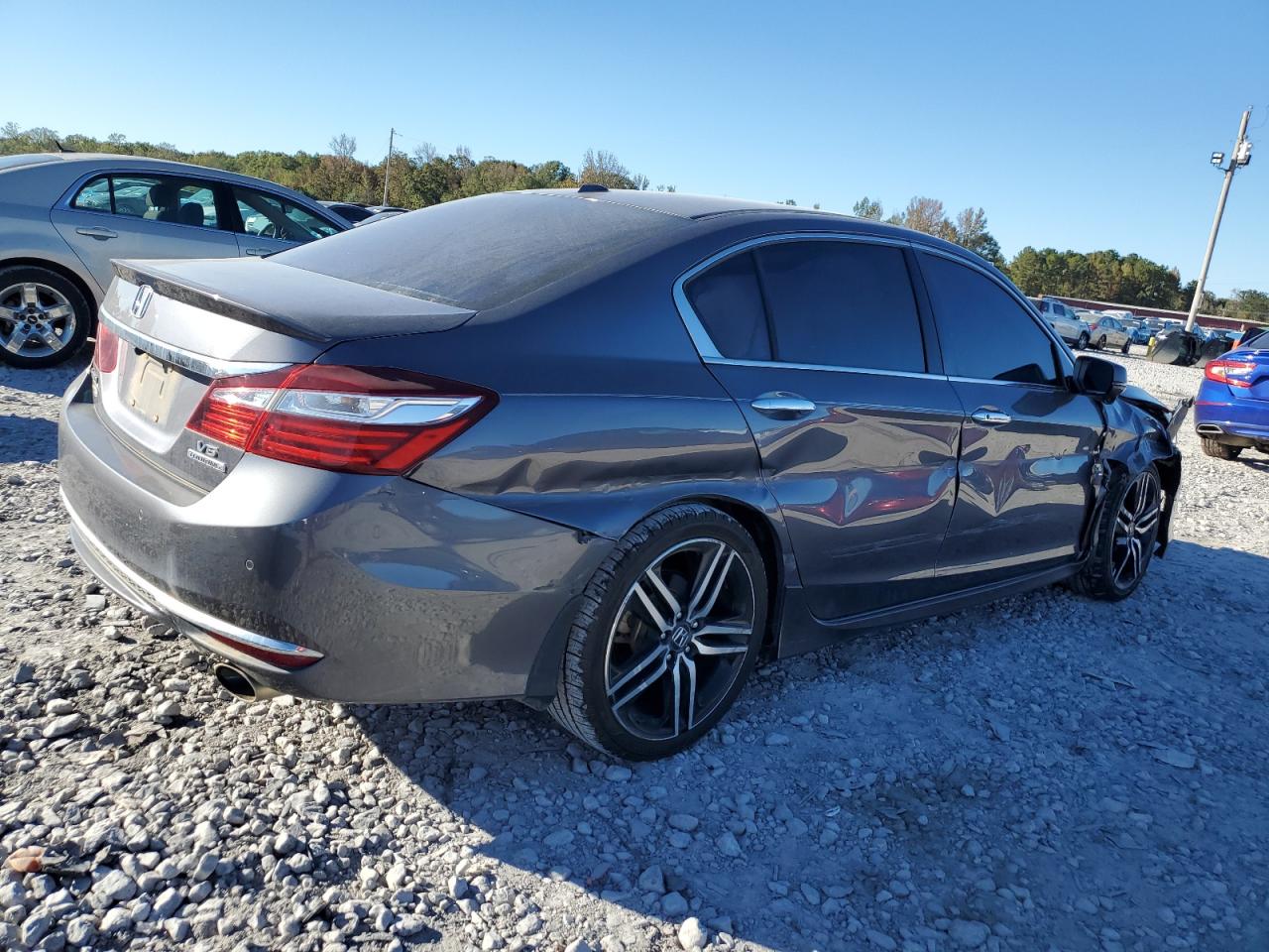 Honda Accord Touring Image 3