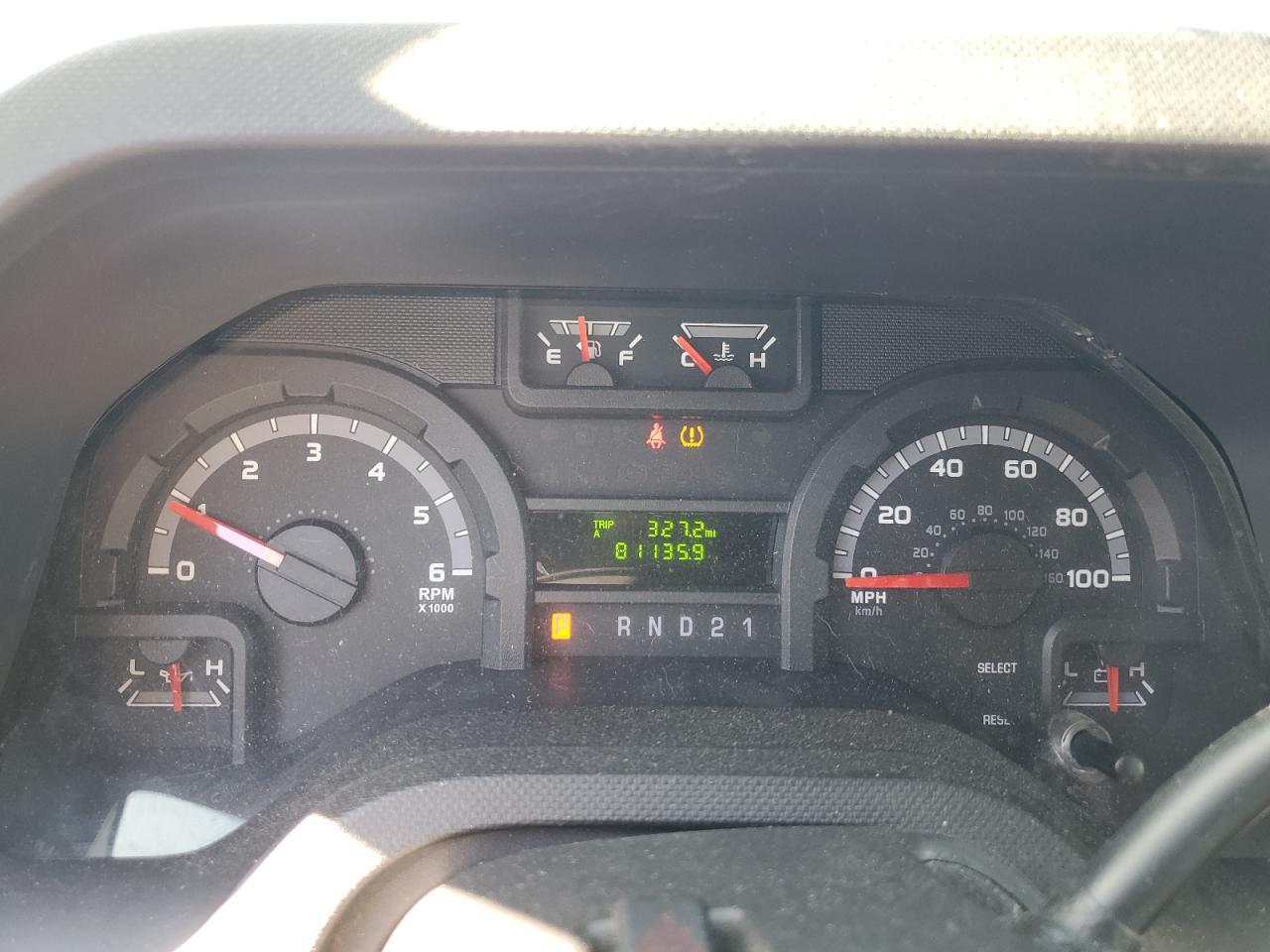 Ford Econoline E250 Van Image 4