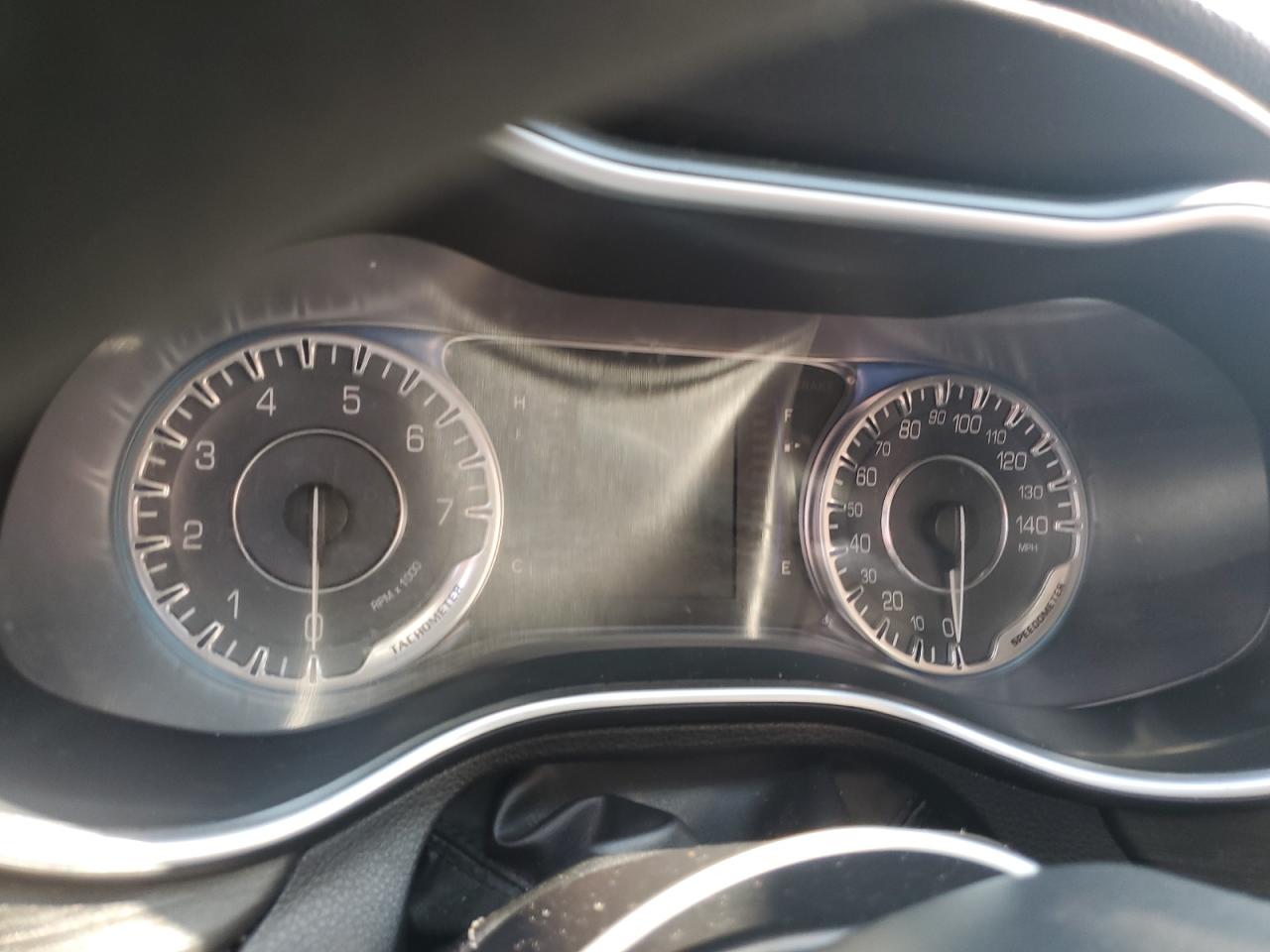 Chry 200 Limited Image 7