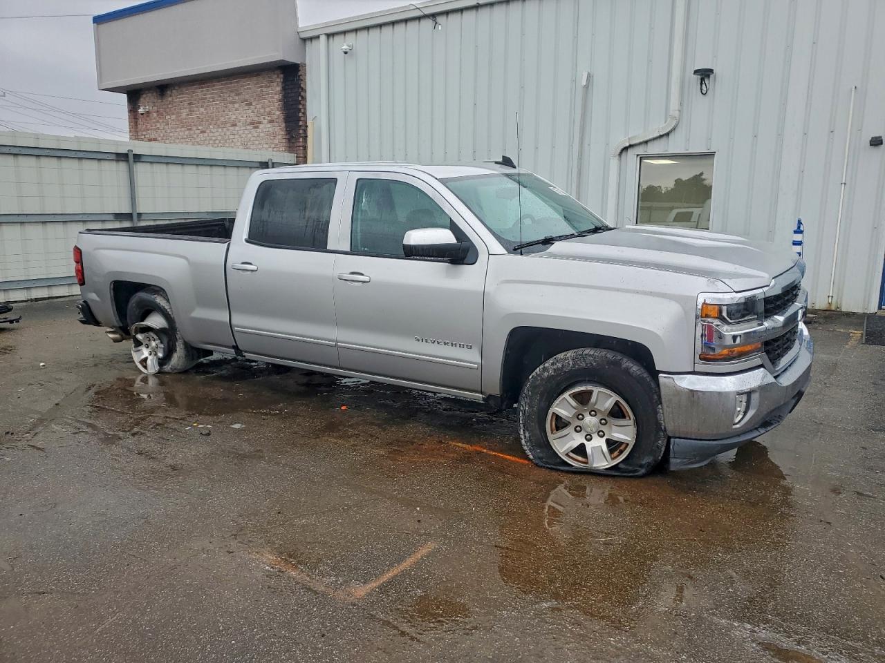 Chevrolet Silverado C1500 Lt Image 2
