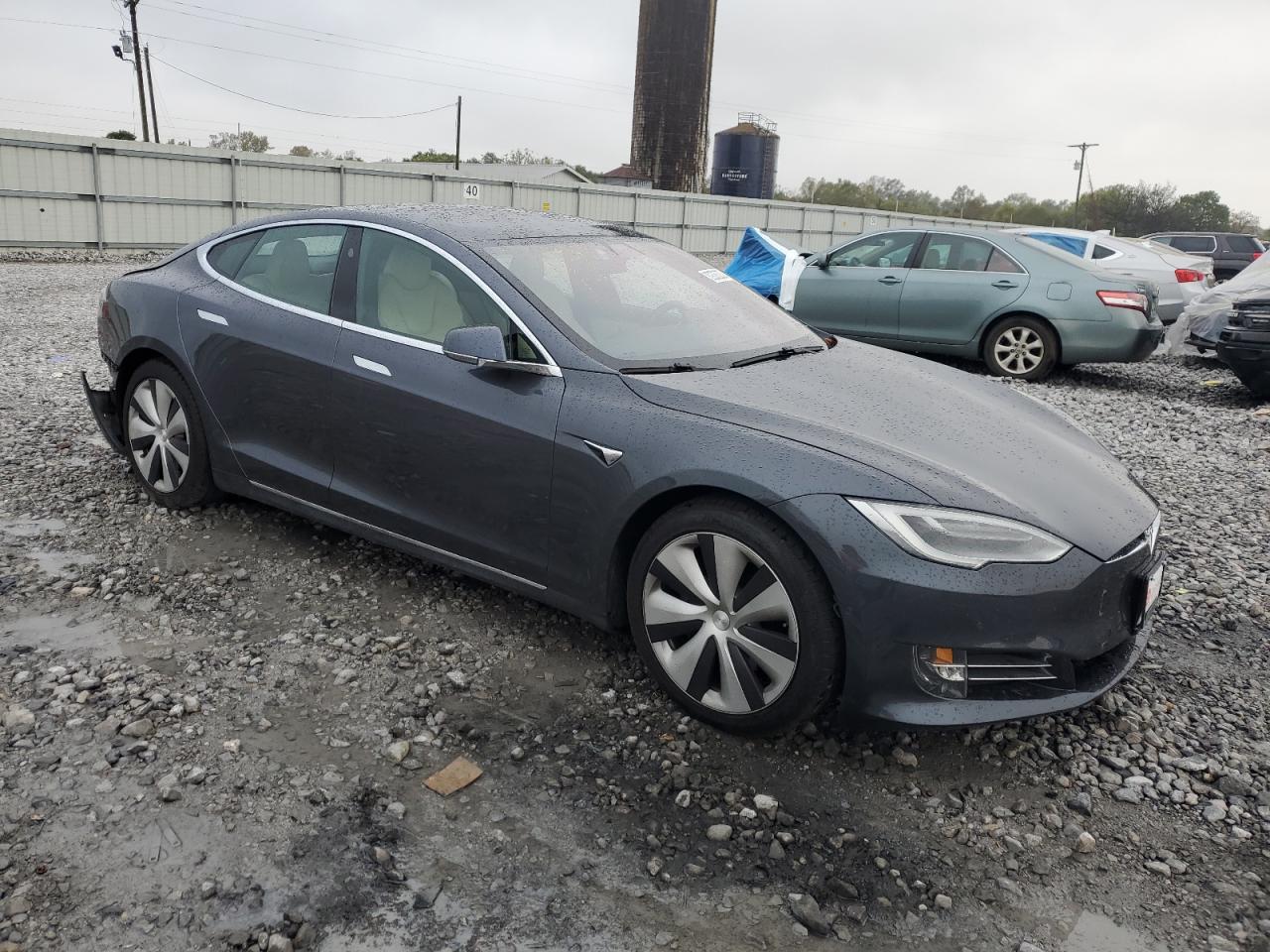 Tesla Model S Image 12