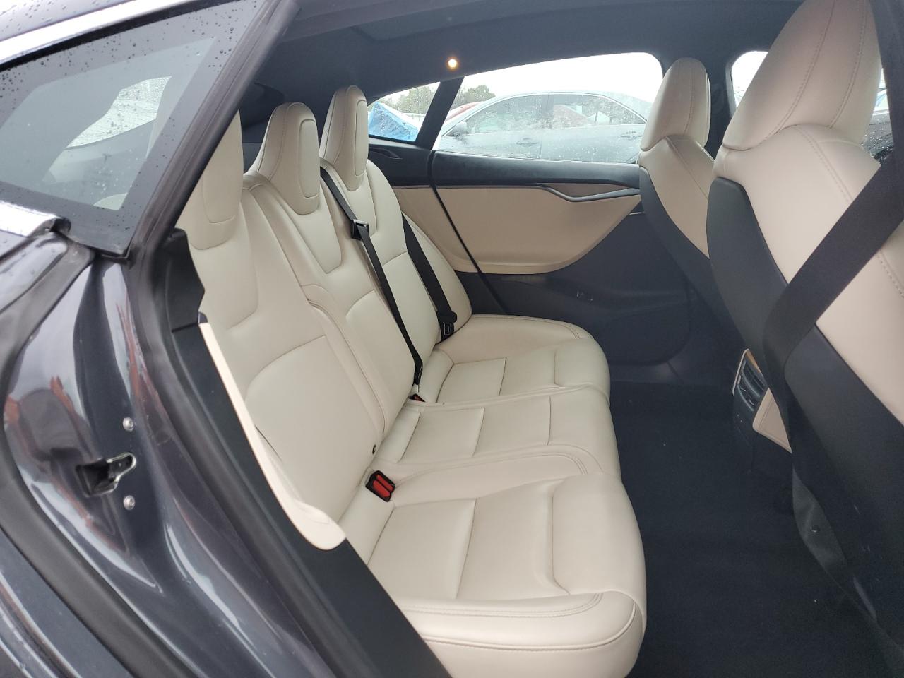 Tesla Model S Image 10