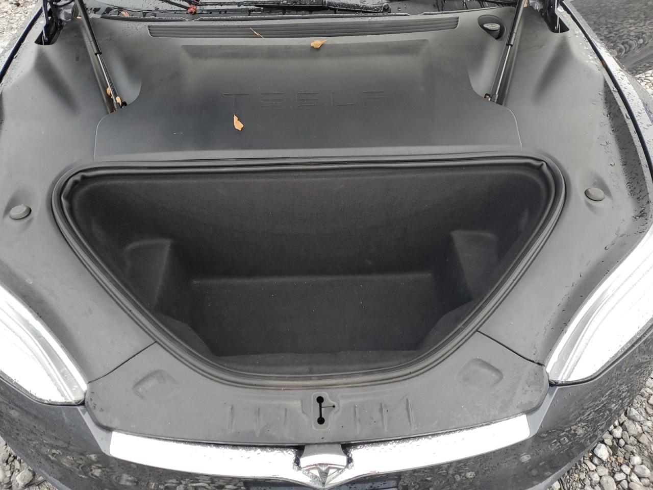 Tesla Model S Image 9