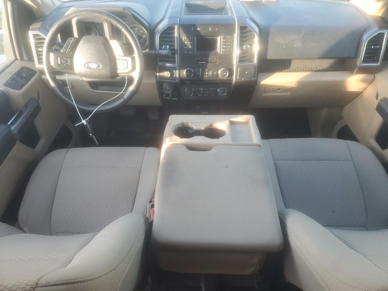 Ford F-150 Super Cab Image 5