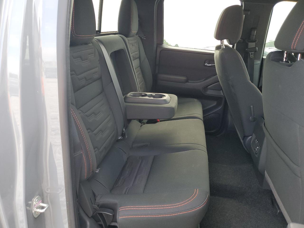 Nissan Frontier S Image 13