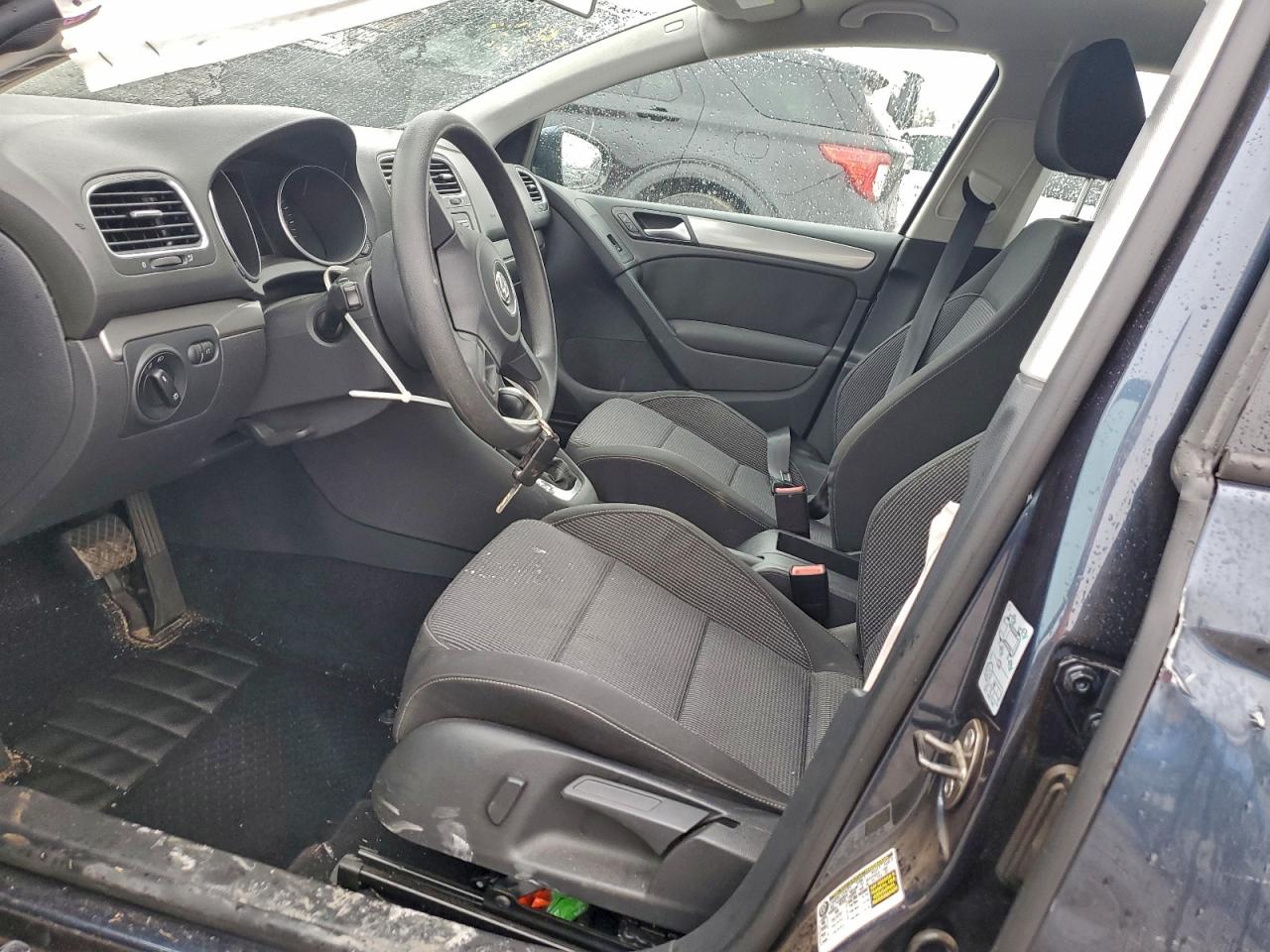 Volkswagen Golf Image 4