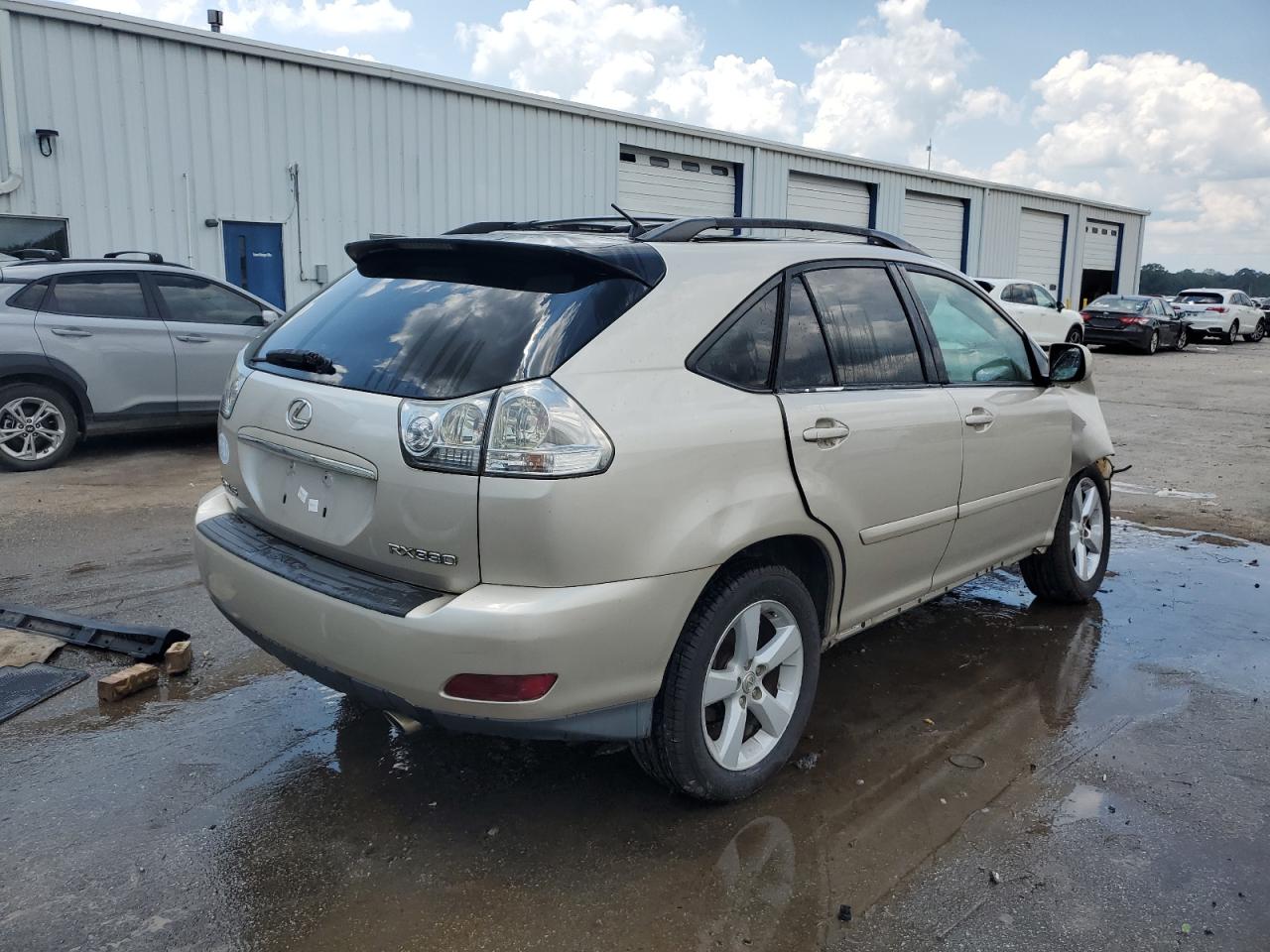 Lexus RX 330 Image 3