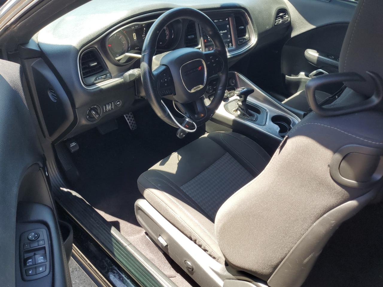 Dodge Challenger Sxt Image 6