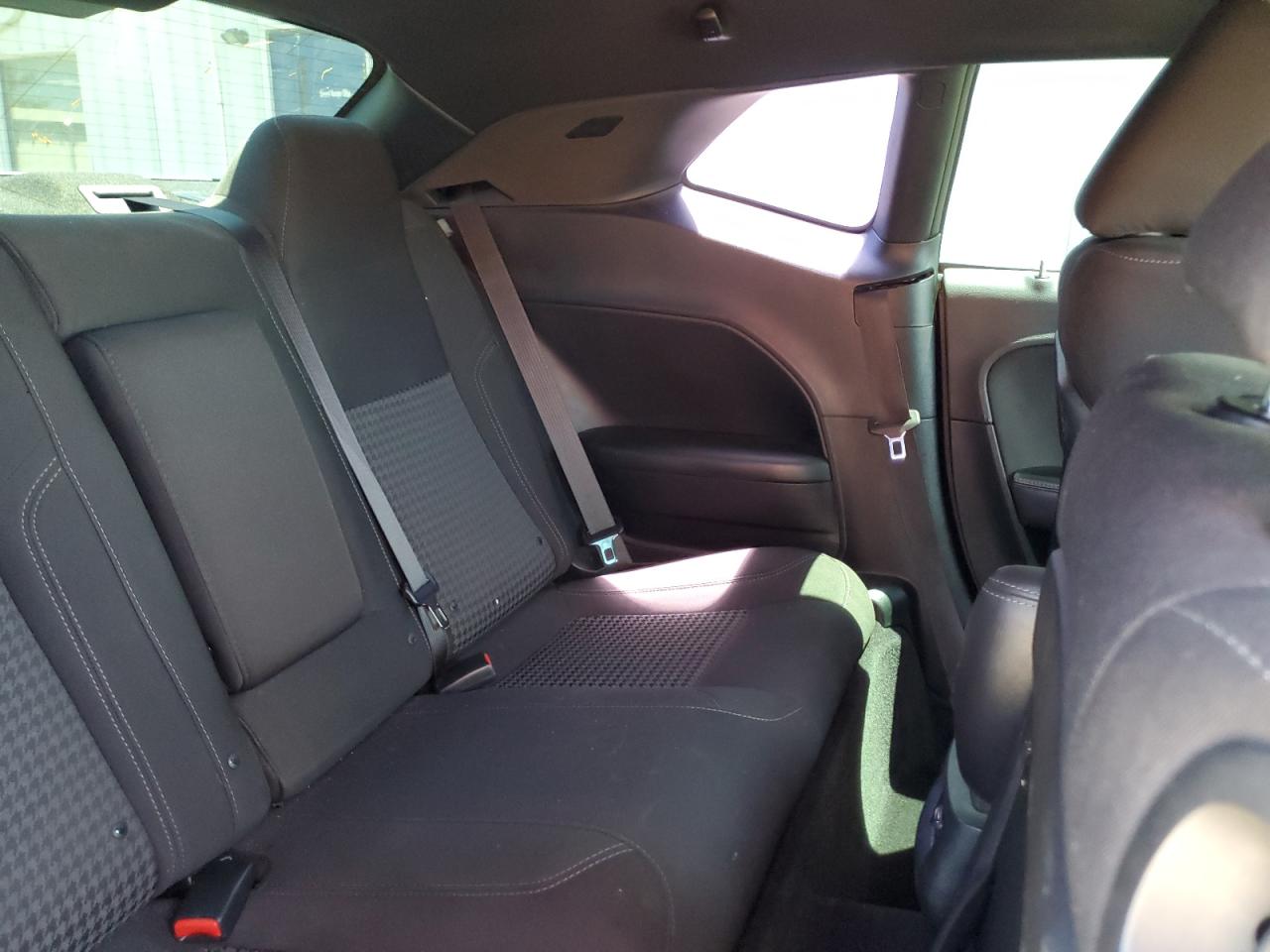 Dodge Challenger Sxt Image 8