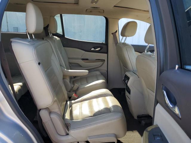 GMC Acadia Denali Image 12