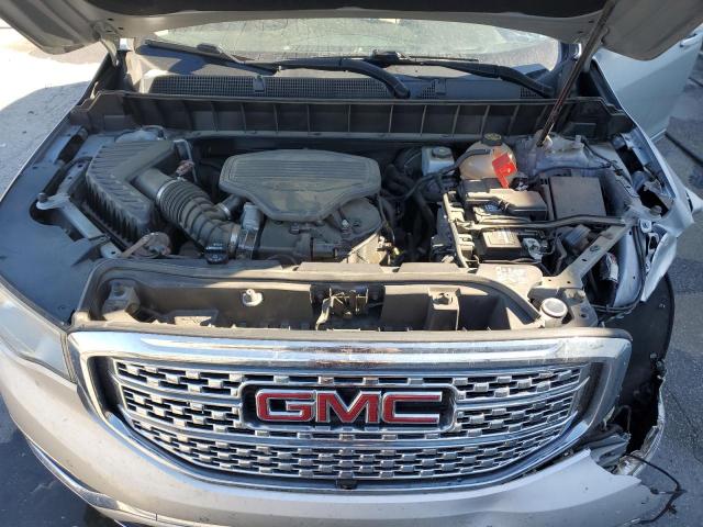 GMC Acadia Denali Image 13