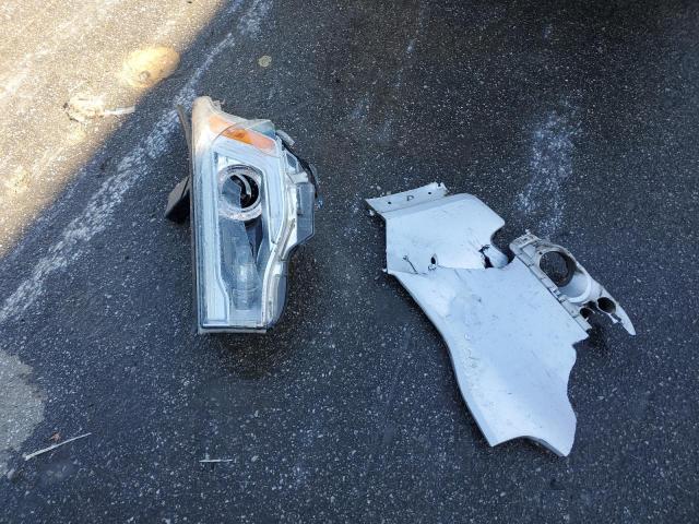 GMC Acadia Denali Image 2