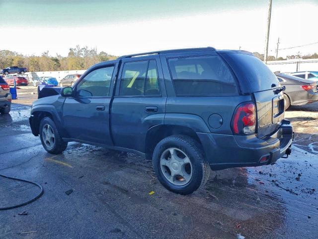 Chevrolet Trailblazer Ls Image 2