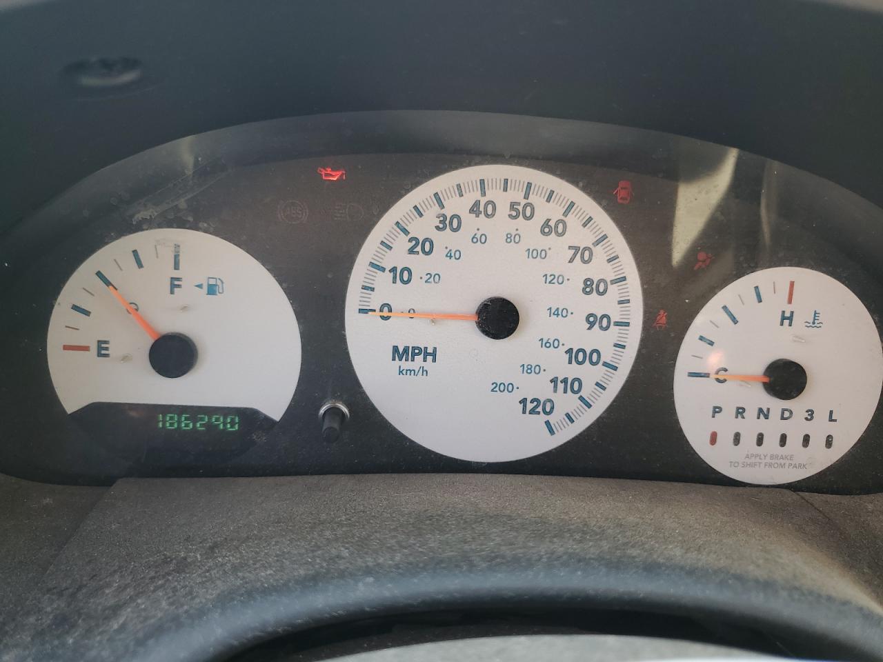 Chrysler Minivan Image 12