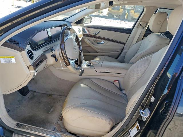 Mercedes-Benz S-Class 550 Image 12