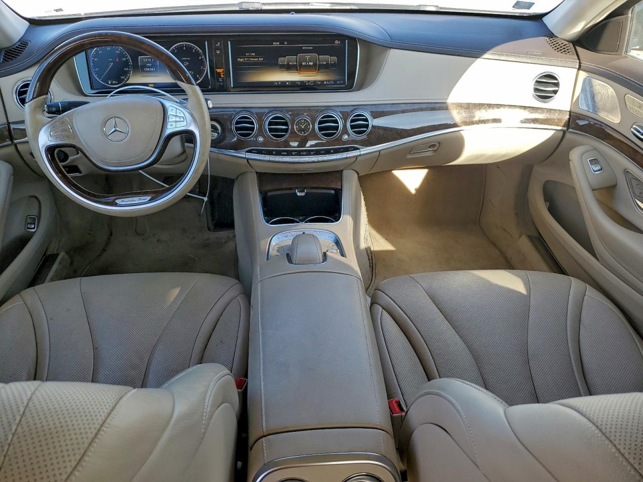 Mercedes-Benz S-Class 550 Image 2